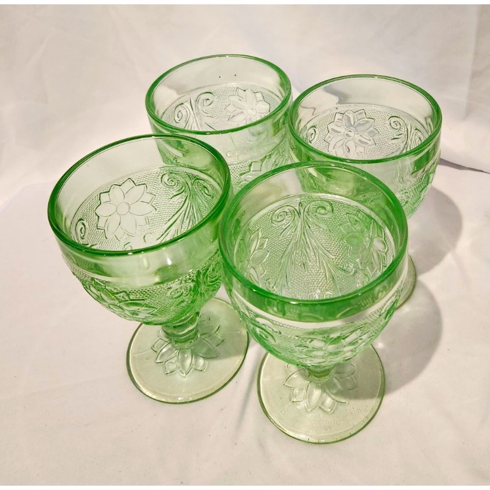 Tiara Indiana Glass Pedestal Goblet Sandwich Pattern Chantilly Green Vintage
